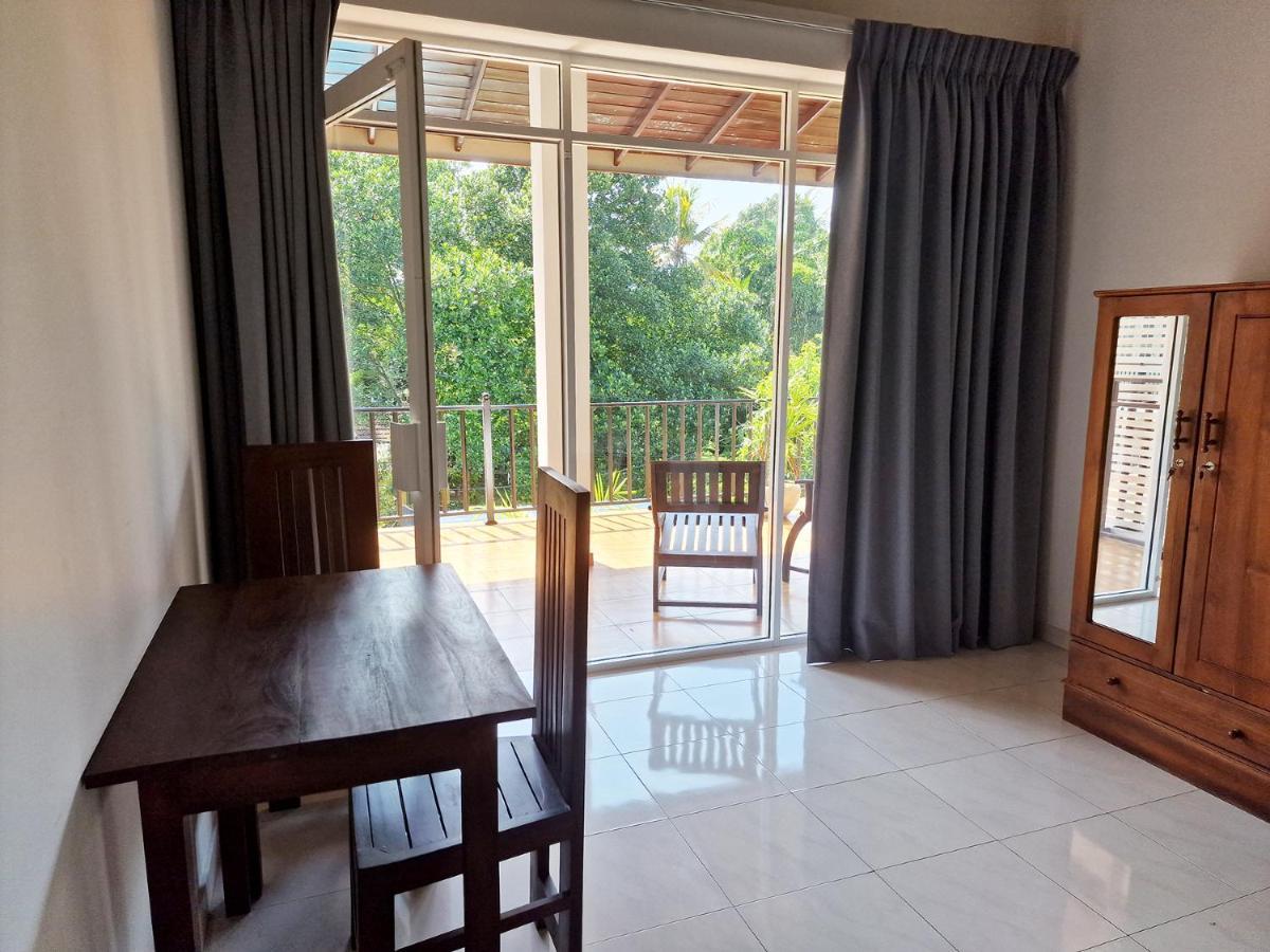Chill Hill Hikkaduwa Hotel Exterior photo