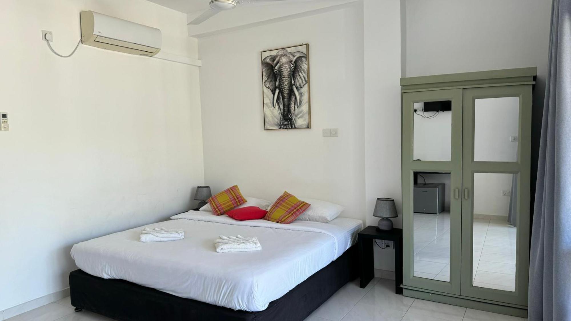 Chill Hill Hikkaduwa Hotel Exterior photo