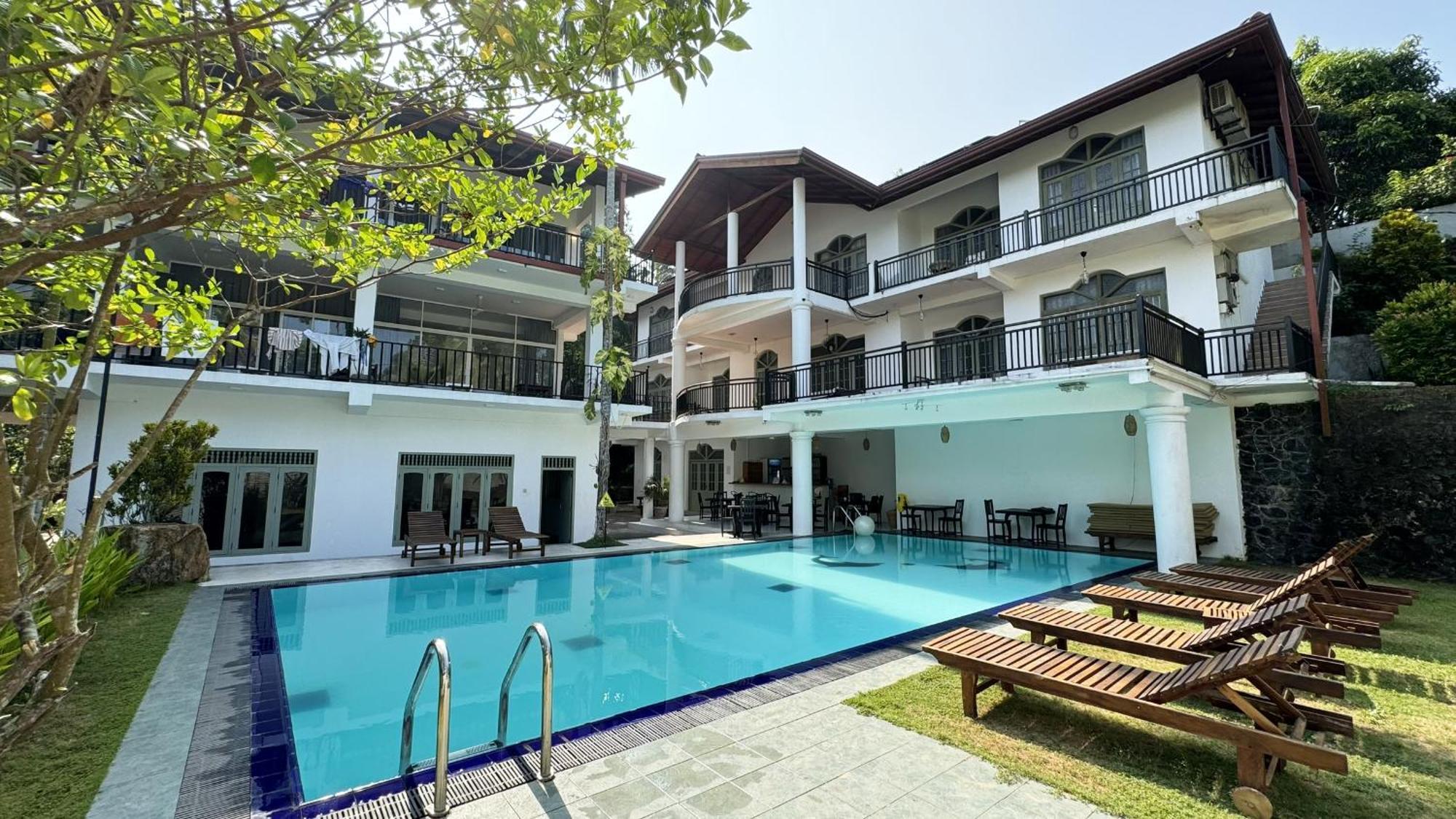 Chill Hill Hikkaduwa Hotel Exterior photo